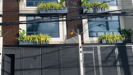 3 Bedroom Townhouse for sale in Central, Metro Manila