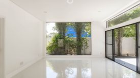 4 Bedroom House for sale in Almanza Dos, Metro Manila