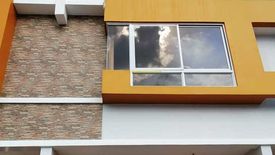 3 Bedroom Townhouse for sale in Pulang Lupa Uno, Metro Manila