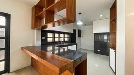 6 Bedroom House for sale in Cupang, Metro Manila