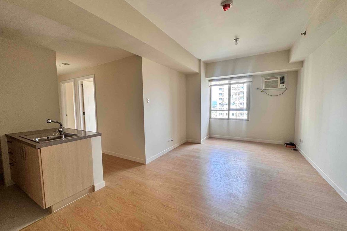 Brand New 3BR Flat at The Grove Rockwell with Parking (Good Deal!)