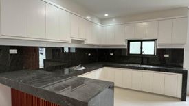 4 Bedroom House for sale in Poblacion, Metro Manila