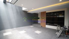 3 Bedroom House for sale in Don Bosco, Metro Manila