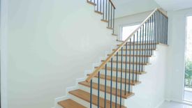 4 Bedroom House for sale in Almanza Dos, Metro Manila