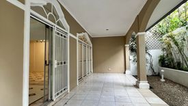 3 Bedroom House for rent in San Lorenzo, Metro Manila near MRT-3 Ayala