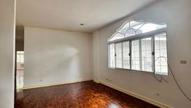 3 Bedroom House for rent in San Lorenzo, Metro Manila near MRT-3 Ayala