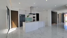 5 Bedroom House for sale in BF Homes Executive Village, Almanza Uno, Metro Manila