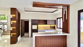 6 Bedroom House for sale in Poblacion, Metro Manila