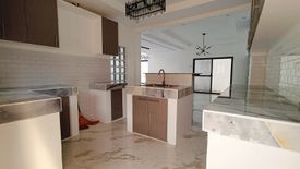 4 Bedroom House for sale in Talon Dos, Metro Manila