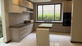 5 Bedroom House for sale in BF Homes, Metro Manila