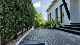 5 Bedroom House for rent in New Alabang Village, Metro Manila