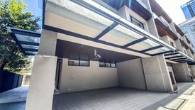 5 Bedroom Townhouse for sale in San Nicolas, Metro Manila