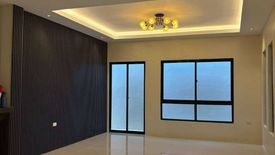 7 Bedroom House for sale in Pinagbuhatan, Metro Manila