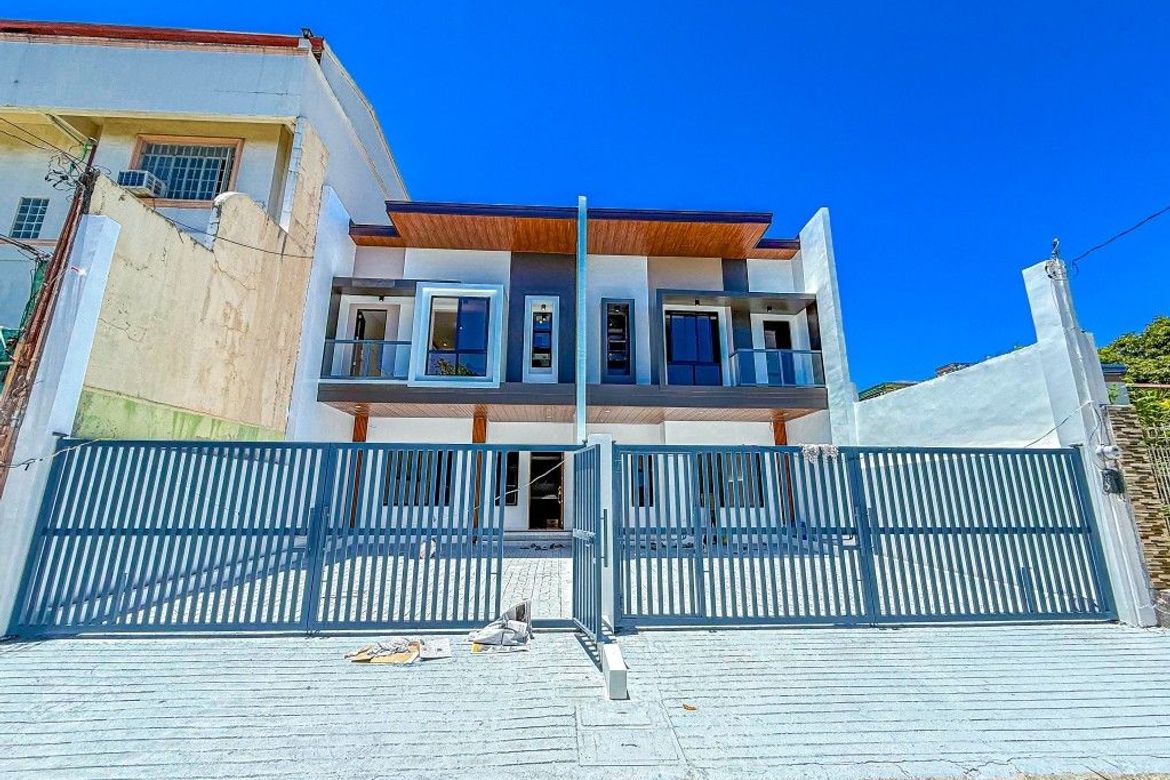 10% DP Payable for 6 Months -- Brand New Modern Design Duplex House in Talon Singko Las Pinas City