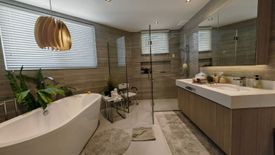 5 Bedroom House for sale in Almanza Dos, Metro Manila