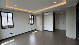 5 Bedroom House for sale in Almanza Uno, Metro Manila