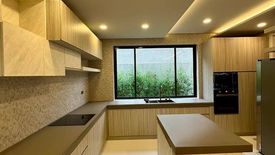 5 Bedroom House for sale in BF Homes, Metro Manila