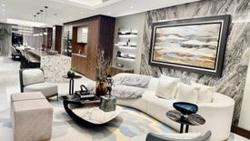 4 Bedroom Condo for sale in Eluria, San Lorenzo, Metro Manila