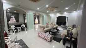 9 Bedroom House for sale in Merville, Metro Manila