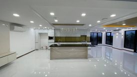 4 Bedroom House for sale in Don Bosco, Metro Manila