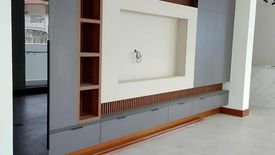 5 Bedroom House for sale in Central, Metro Manila