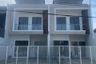 Rumah dijual dengan 4 kamar tidur di Kedung Baruk, Jawa Timur
