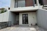 Rumah dijual dengan 4 kamar tidur di Klampis Ngasem, Jawa Timur