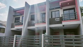4 Bedroom Townhouse for sale in Manuyo Dos, Metro Manila