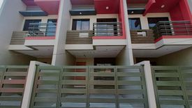 4 Bedroom Townhouse for sale in Manuyo Dos, Metro Manila