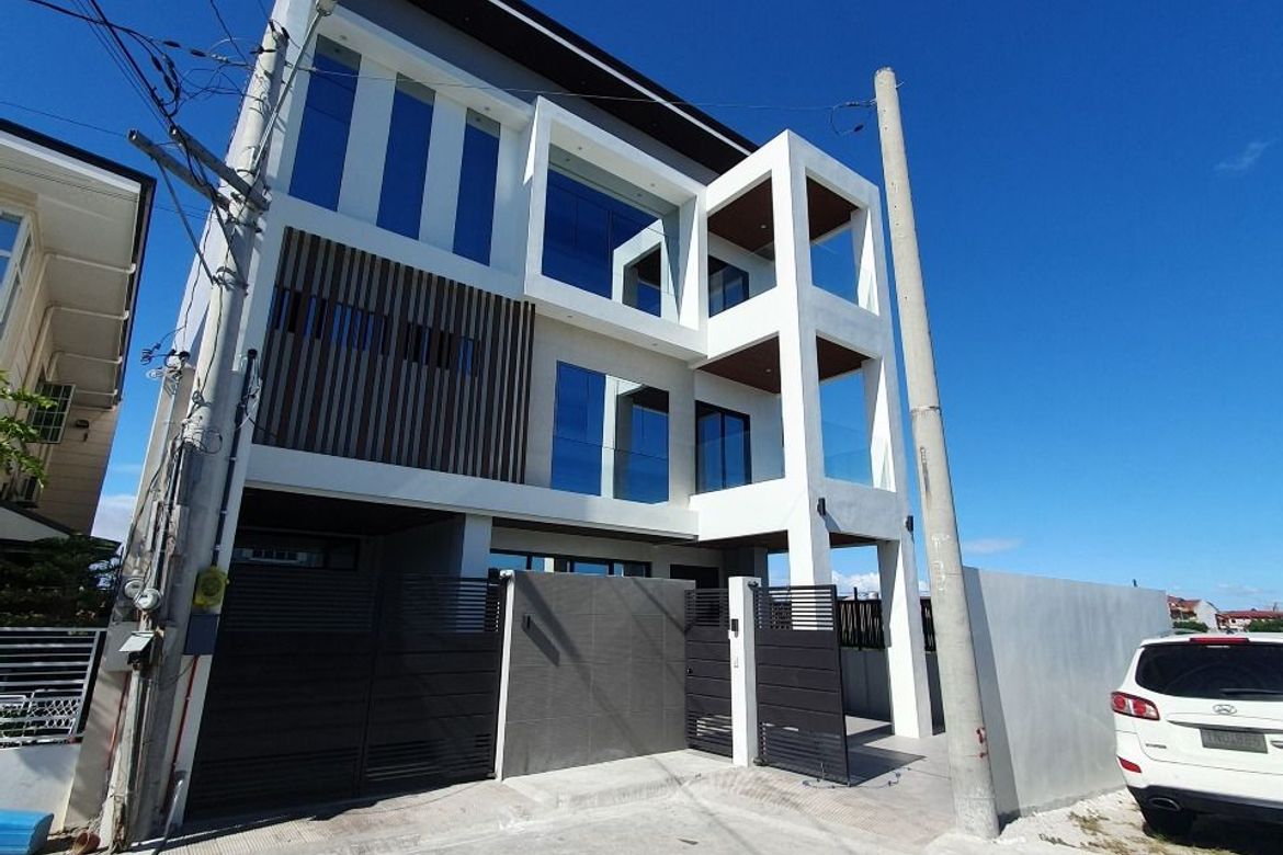 HOUSE AND LOT IN PRINCETON HEIGHTS SUBDV., BACOOR CAVITE