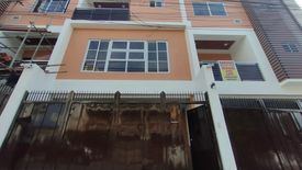 3 Bedroom Townhouse for sale in Pinyahan, Metro Manila near MRT-3 Kamuning