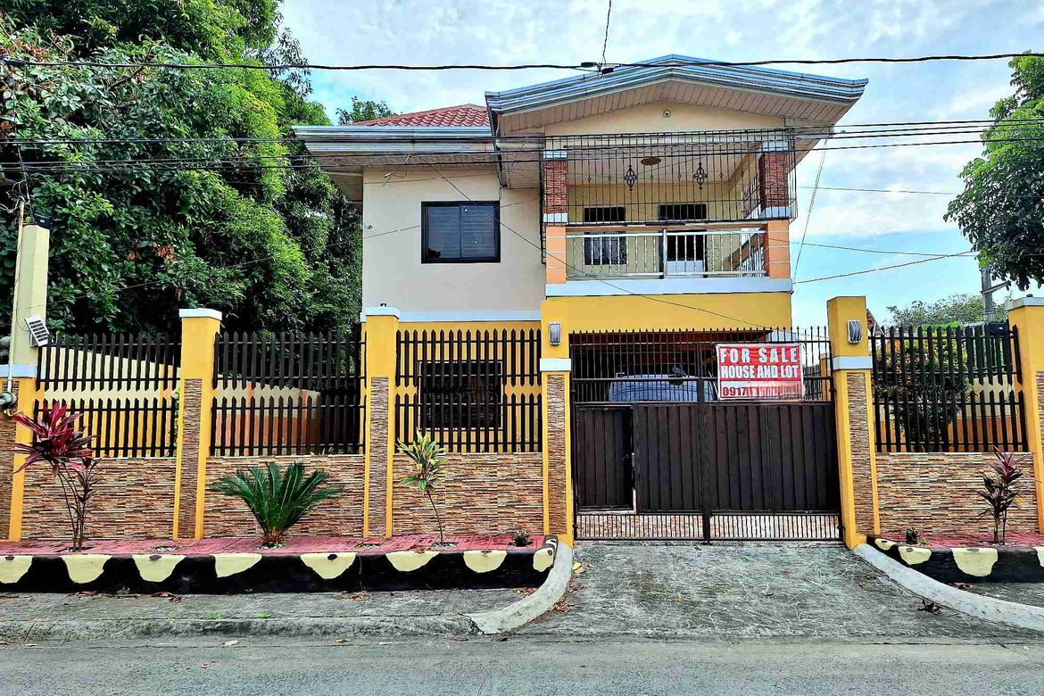 RUSH SALE 5BR HOUSE NEAR ORCHARD GOLF CLUB, VERMOSA VILLAR CITY CAVITE
