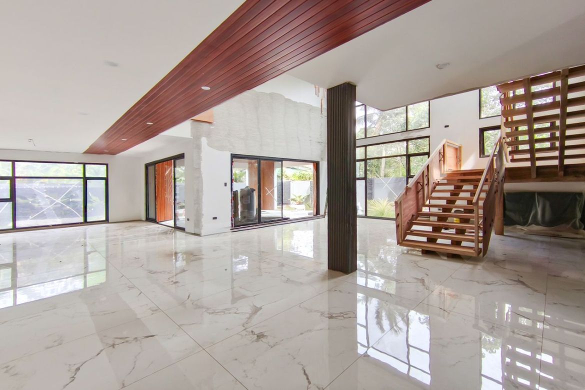 BRAND NEW HOUSE & LOT IN TAGAYTAY CITY