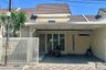 Rumah dijual dengan 4 kamar tidur di Waru, Jawa Timur