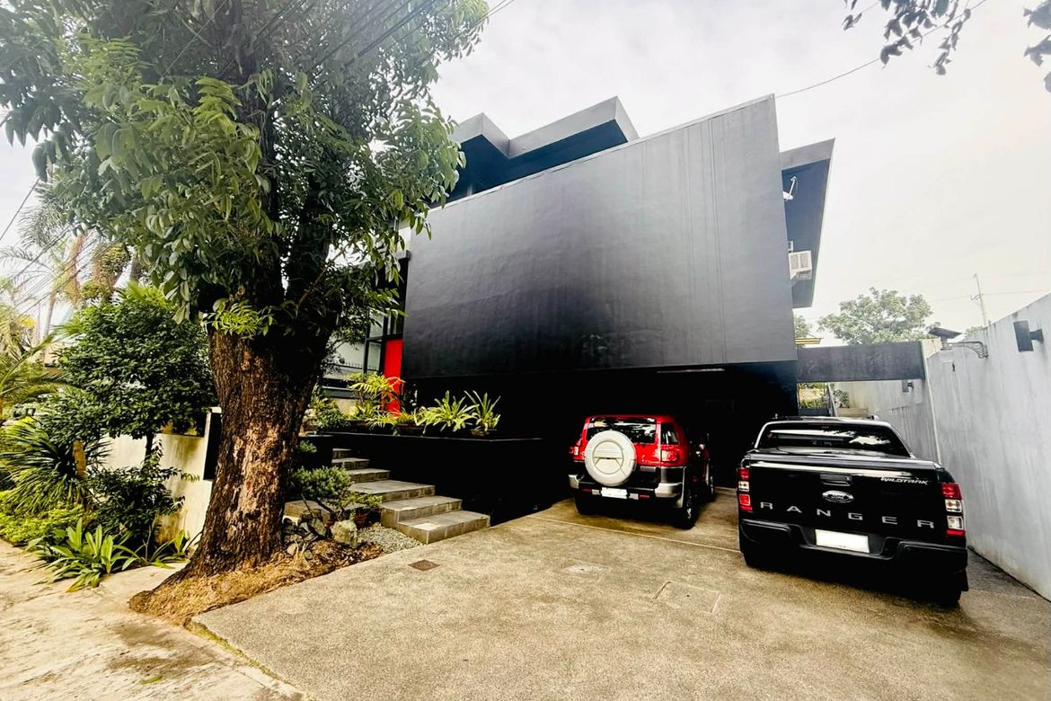 For SALE - Premium 5BR House and Lot in Hillsborough Subdivision in Alabang Muntilupa