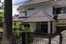 Rumah dijual dengan 8 kamar tidur di Cihapit, Jawa Barat
