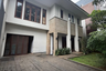 Rumah dijual dengan 4 kamar tidur di Kebayoran Baru, Jakarta