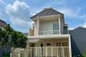 4 Bedroom House for sale in Sukolilo, East Java