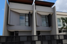 4 Bedroom House for sale in Gunung Anyar, East Java