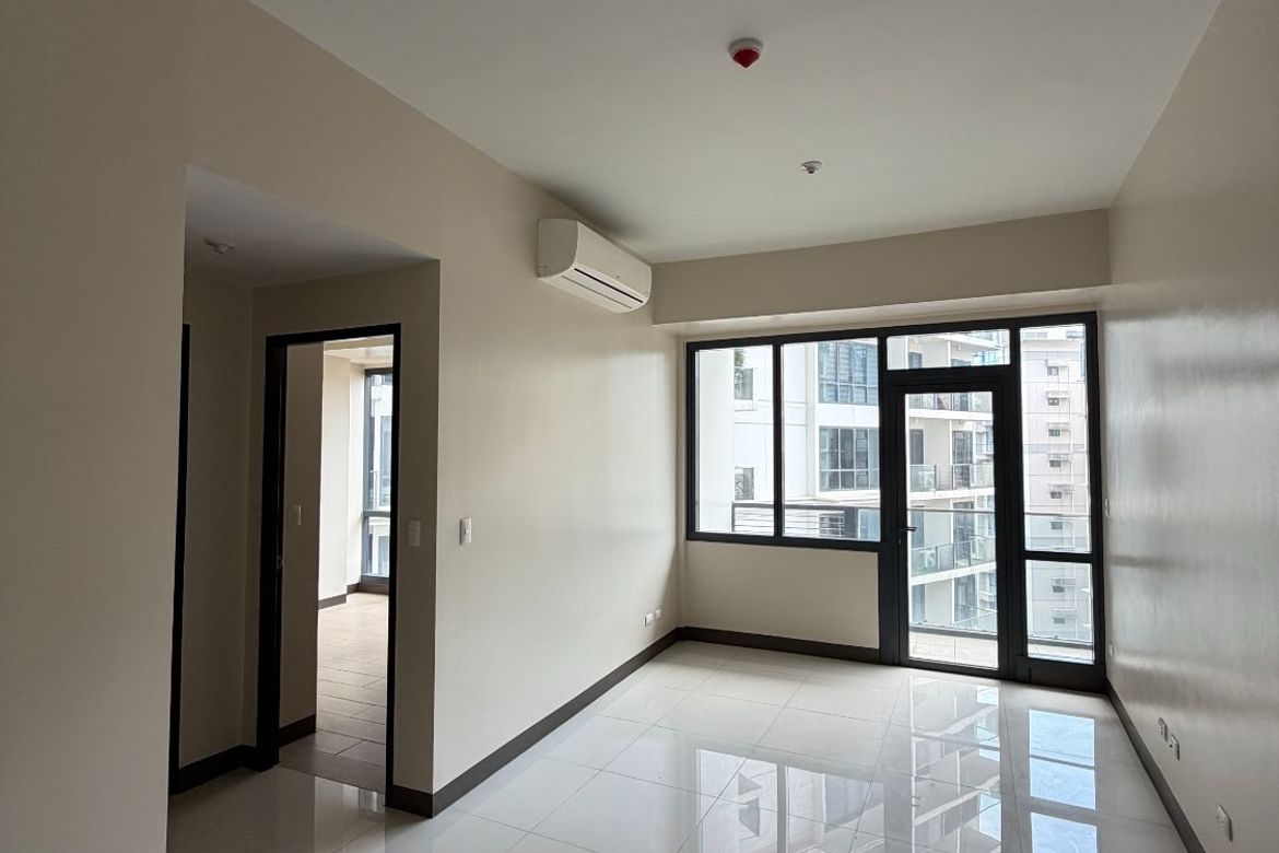 Spacious 1 Bedroom Rent to Own Condo For Sale in Florence McKinley Hill Taguig near Enderun