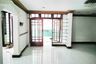 Rumah disewa dengan 5 kamar tidur di Pluit, Jakarta