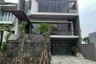 9 Bedroom House for sale in Made, East Java
