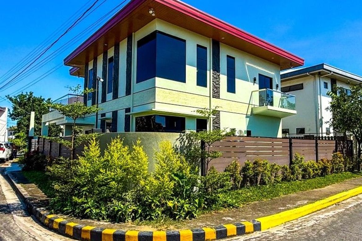 Stunning Brand New Corner Single Detached House & Lot for sale in Brgy. Anabu 2C, Imus Cavite.