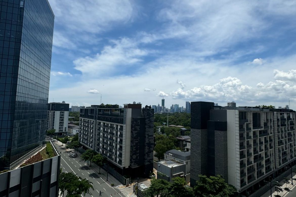 P175K DP to move in for 1 Bedroom Rent to Own Condo at Park McKinley West Taguig BGC