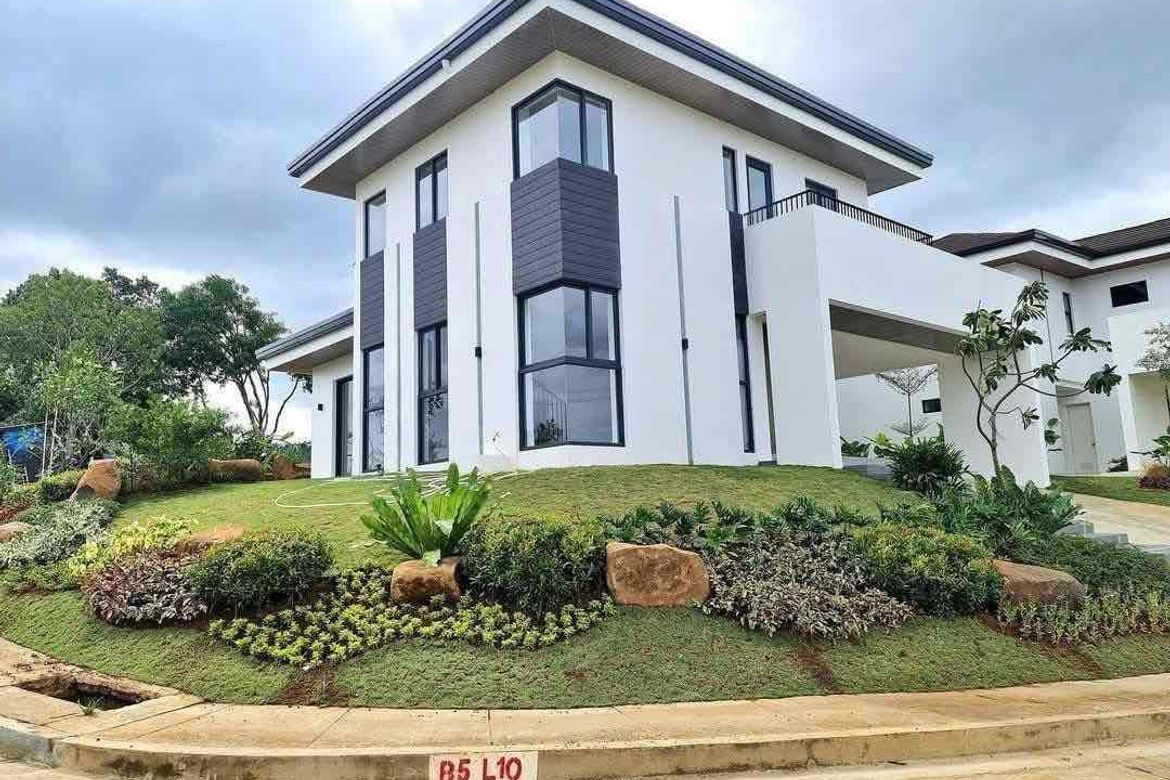 PRESTIGOUS AND SPACIOUS 5BR WITH SCENIC VIEW HOUSE AND LOT FOR SALE LOCATED IN THE PERCH HIGHLAND PARK, ANTIPOLO CITY