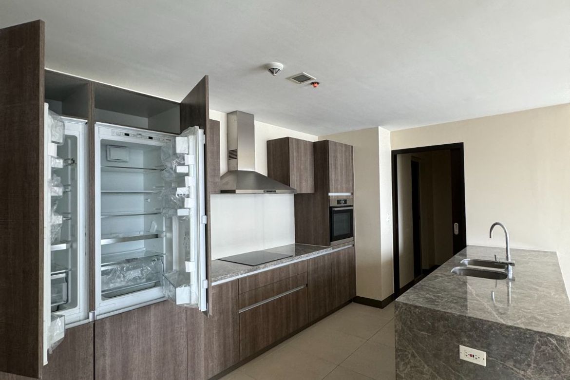 For Sale 3 Bedroom Rent to Own Condo with Free 2 Slots Parking in St. Moritz BGC Taguig