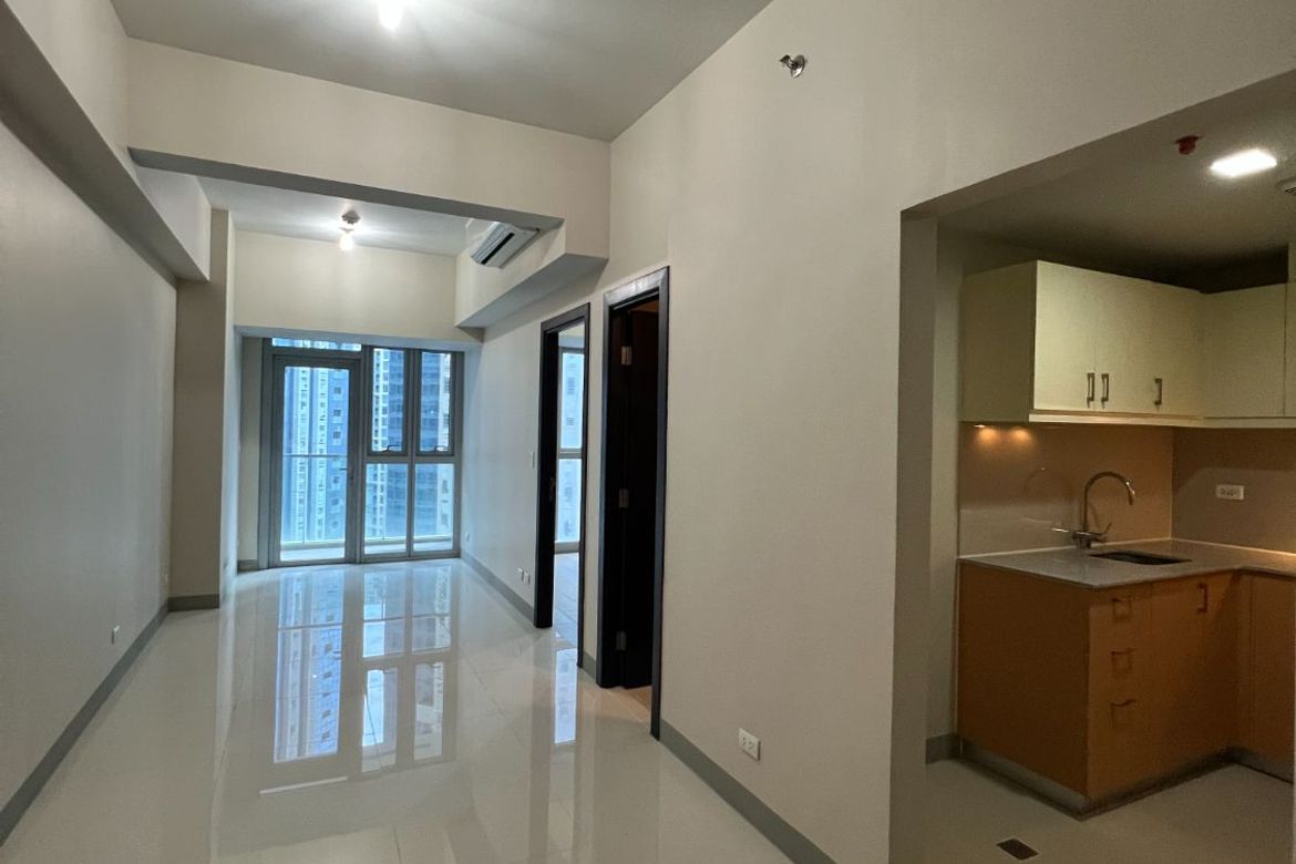 Hot New Listing 1 Bedroom Rent to Own Condo For Sale in Uptown Parksuites BGC Taguig near St. Lukes