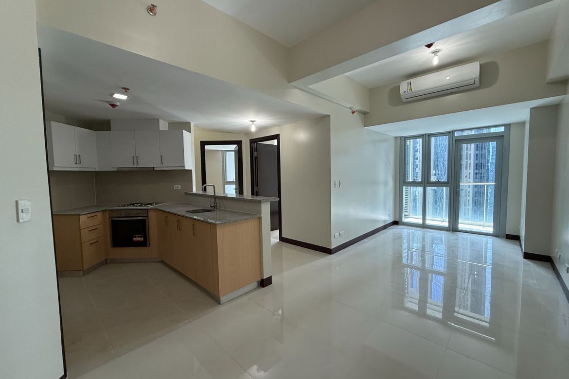 Hot New Listing 2 Bedroom Rent to Own Condo For Sale in Uptown Parksuites BGC Taguig near JP Morgan