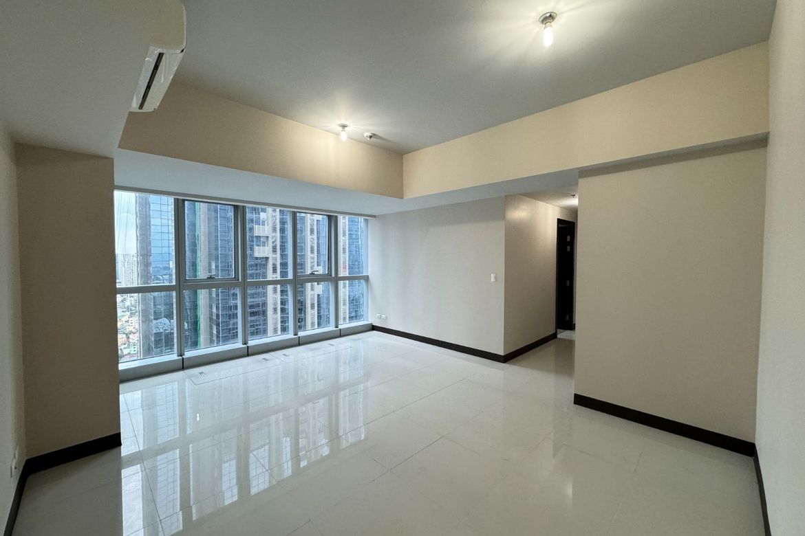 Hot New Listing 3 Bedroom Rent to Own Condo For Sale in Uptown Parksuites BGC Taguig near Landers