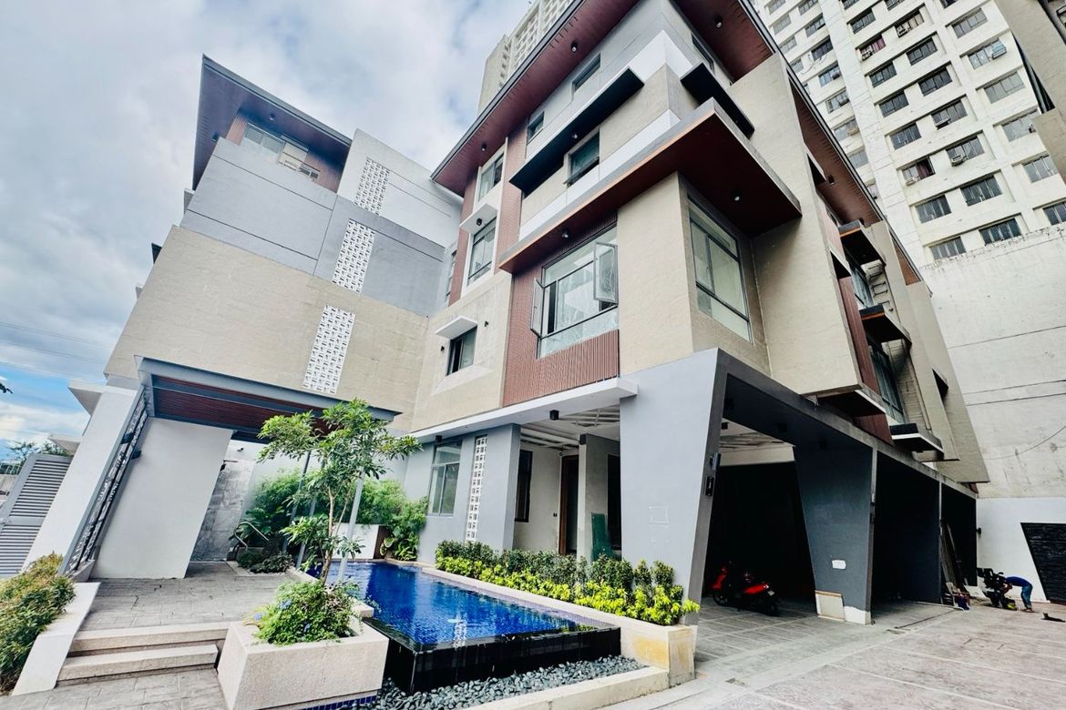 Prime Area Brand New 4Storey E-Home Townhouse for Sale in Scout Area, Quezon City